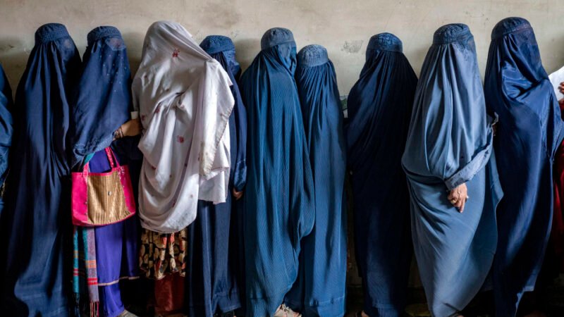 Aniversare sinistră pentru Democrație: talibanii vizează adversarii, neagă drepturile fundamentale ale omului